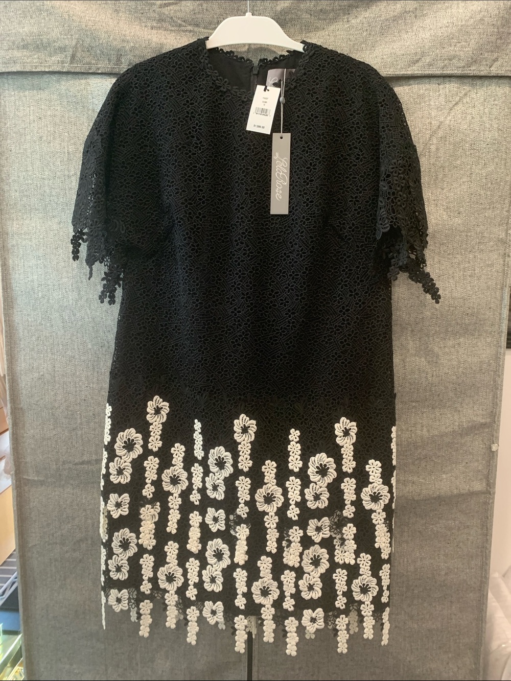 NWT Lela Rose Black Lace Shift Dress with White Floral Appliqué size 10